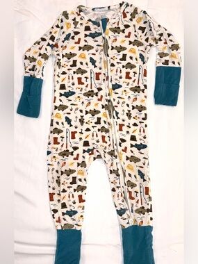 Bass Pro Shops fishing themed infant zippered 1 piece sz 12 months EUC